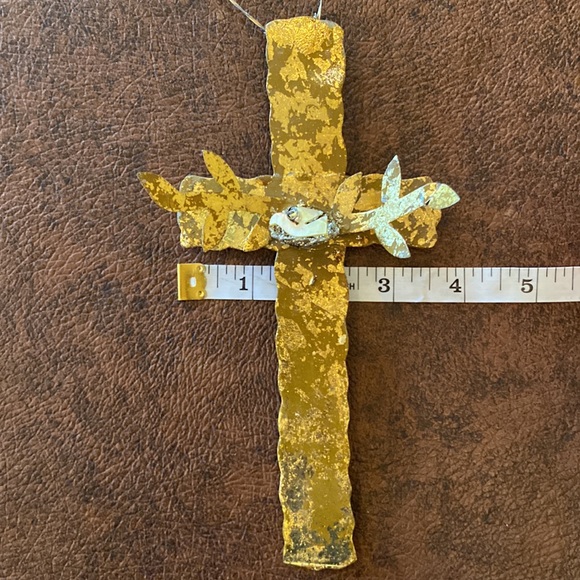 Thin Metal Cross/Ornament with Dove in a Nest - Picture 4 of 7